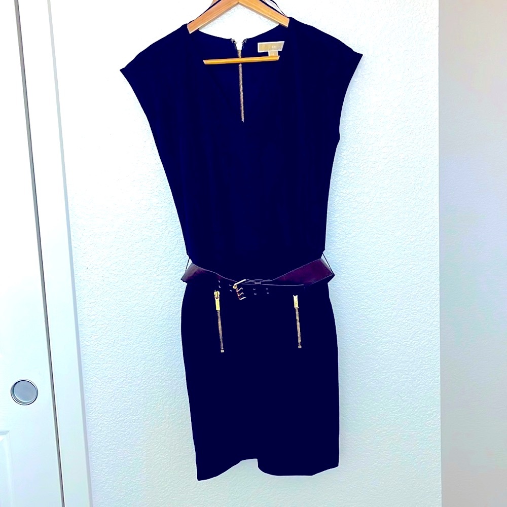 MICHAEL Kors Ladies Sleeveless Dress. Size 2. Navy Blue